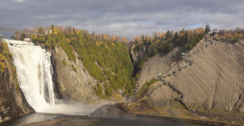 Der Montmorency Wasserfall in der Nähe von Québec