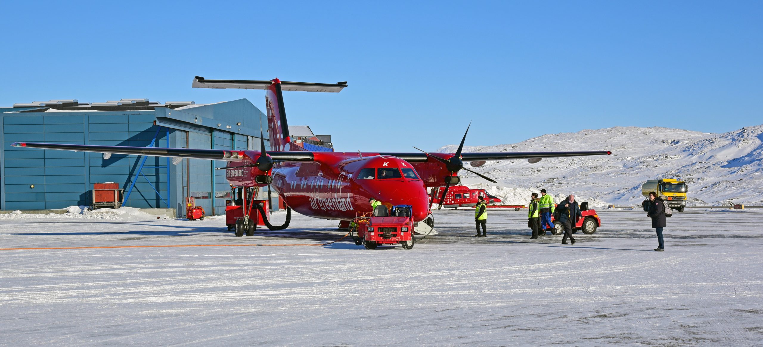 Air Greenland auf dem Flughafen Ilulissatim Winter auf Grönland