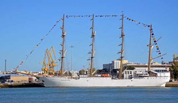 Das peruanische Segelschiff BAP Unión in Cádiz