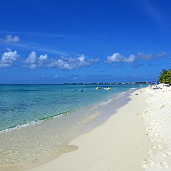 Die Seven Miles Beach auf Grand Cayman