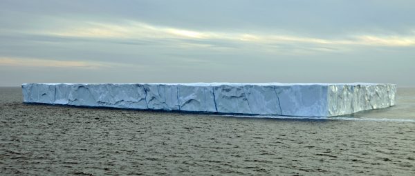 Cooler Eisberg im Hamilton Inlet