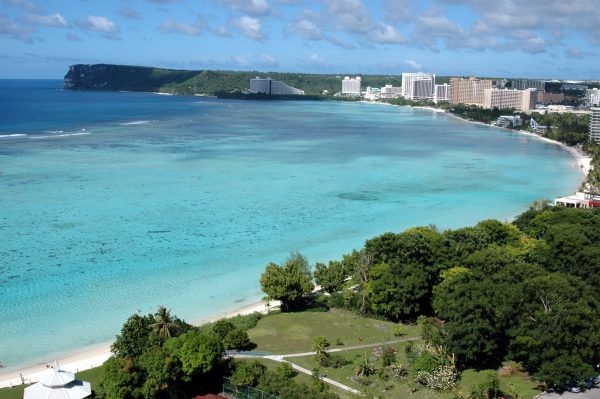 Blick auf die Tumon Beach in Guam