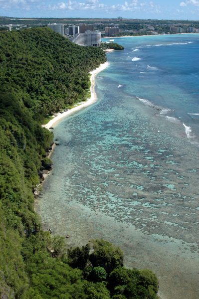 Blick auf die Tumon Beach in Guam
