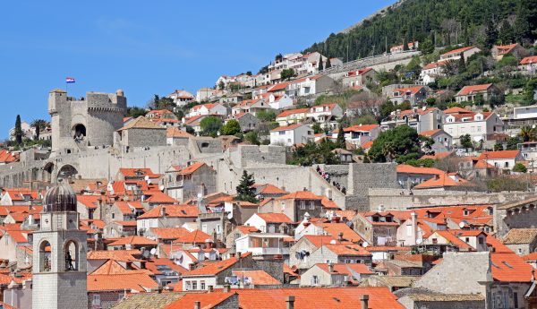 Blick von der Stadtmauer auf die Altstadt von Dubrovnik