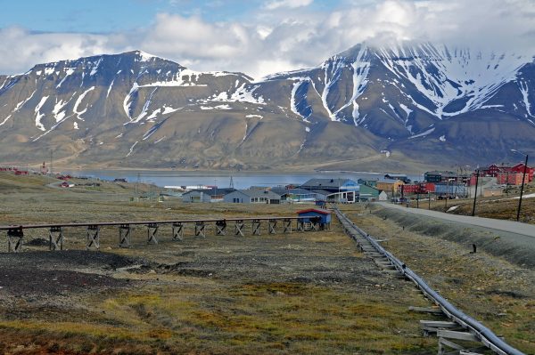 Blick auf Longyearbyen auf Spitzbergen