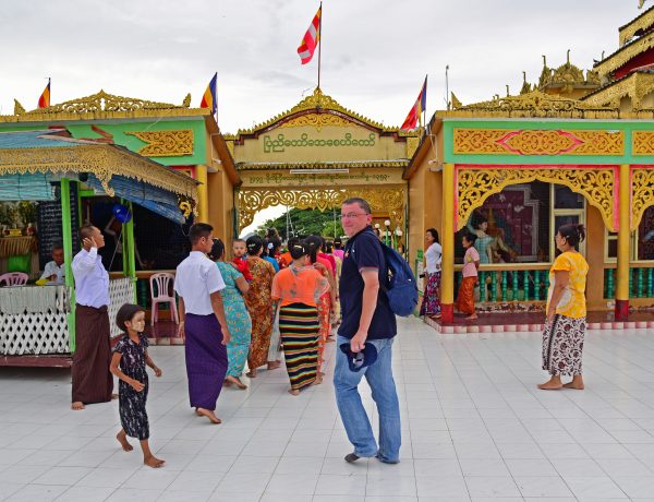 Zinni auf der Zeremonie in Kawthaung