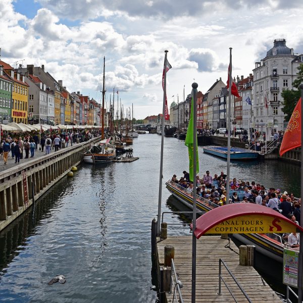 Ausflugsboot im Nyhavn / Kopenhagen