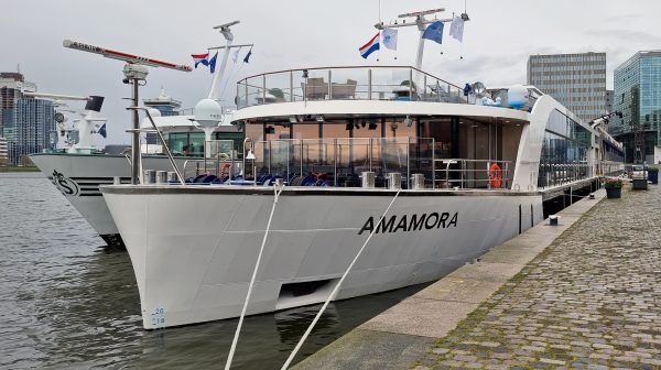 Die MS AmaMora in Amsterdam / Niederlande