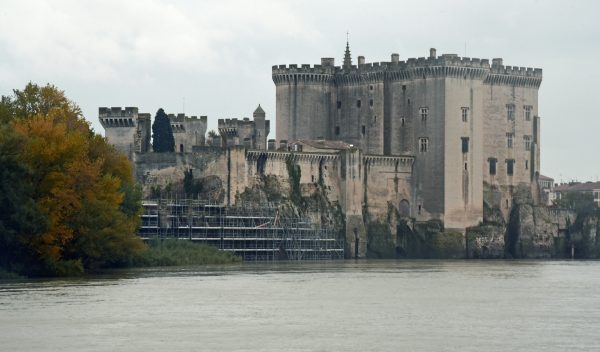 Wasserschloss Tarascon am Rhône-Ufer