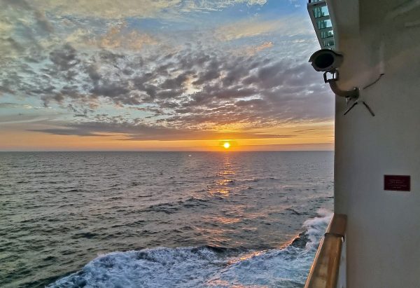 Sonnenuntergang auf dem Weg von Hamburg nach Island