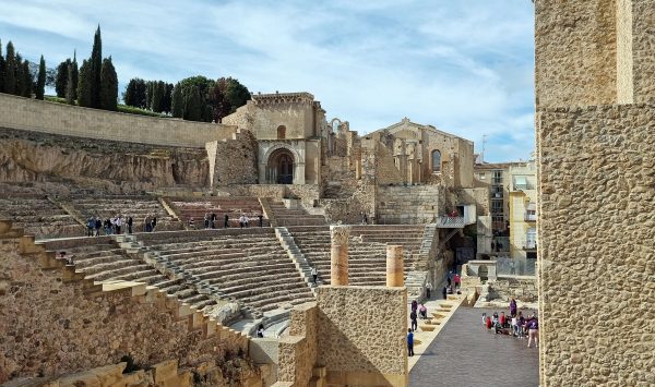 Blick auf das Teatro Romano de Cartagena in Cartagena