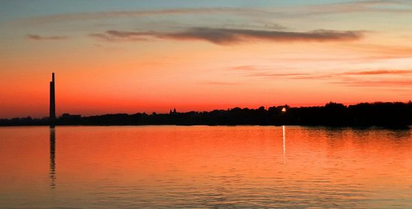 Die Sonne geht unter im Delta der Donau an Bord der MS nickoVISION
