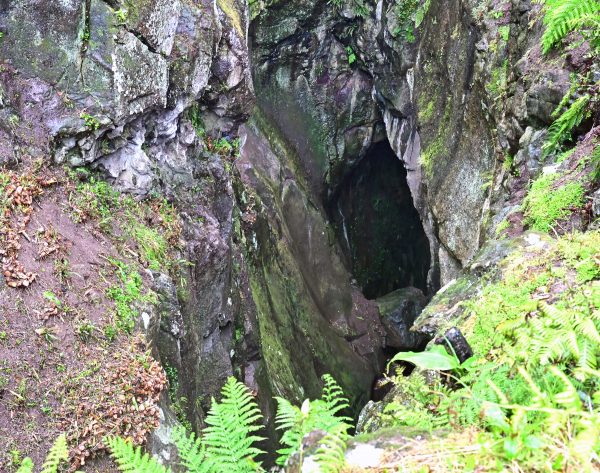 Die Höhle Furna do Enxofre auf Graciosa