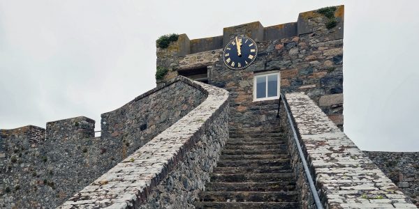 12 Uhr mittags im Castle Cornet auf Guernsey