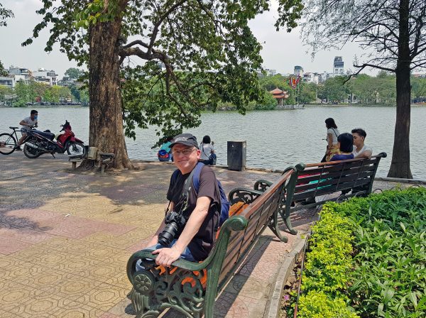 Zinni am Hoan Kiem-See in Hanoi