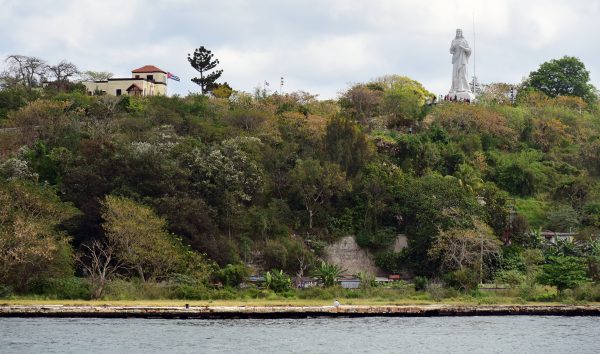 Die Statue El Cristo De La Habana in Havanna