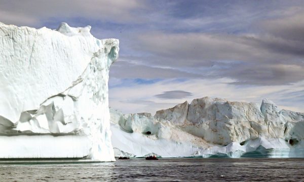 Cooler Eisberg im Ilulissat-Eisfjord