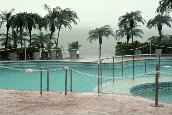 Regen im Fusaki Resort Village, Okinawa, Japan