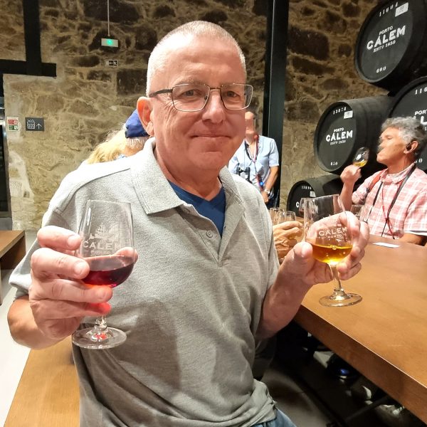Zinni im Weingut Cálem in Porto bei einer Portweinprobe
