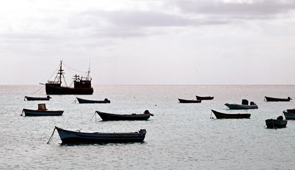 Fischerboote in Santa Maria auf Sal, Kapverden