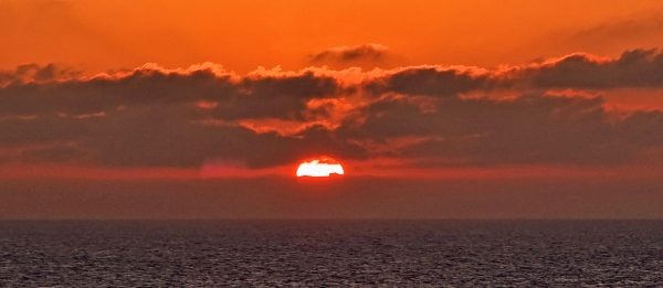 Sonnenuntergang im Mittelmeer von der VASCO DA GAMA aus gesehen