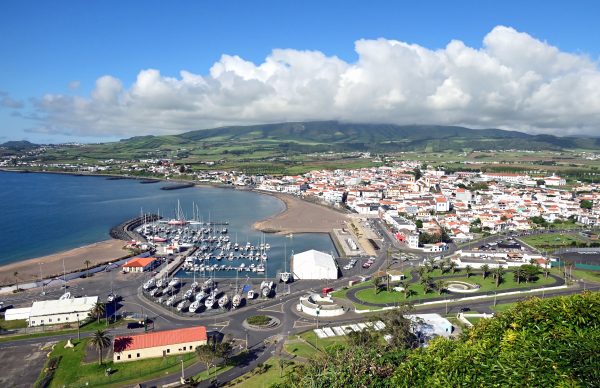 Ausblick auf Praia da Viktoria auf Terceira