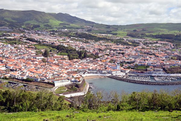 Aussicht auf Angra do Heroísmo auf Terceira