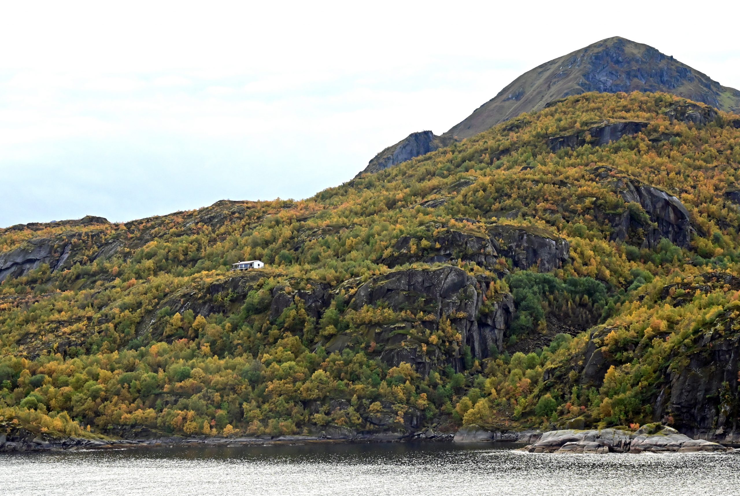 Ein Haus im Trollfjord