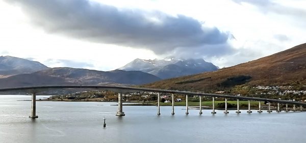 Die Tromsø-Brücke in Tromsø