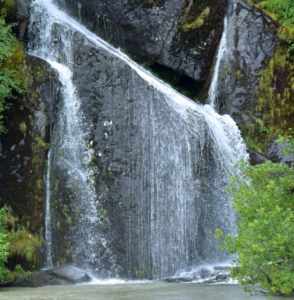Ein Wasserfall im Stikine River